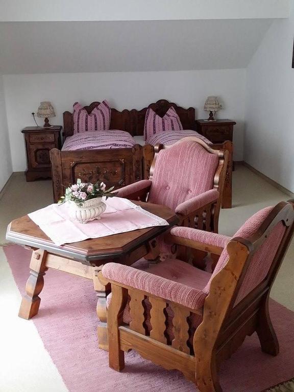 Gast- Und Pensionhaus Zur Linde Staufenberg  Номер фото
