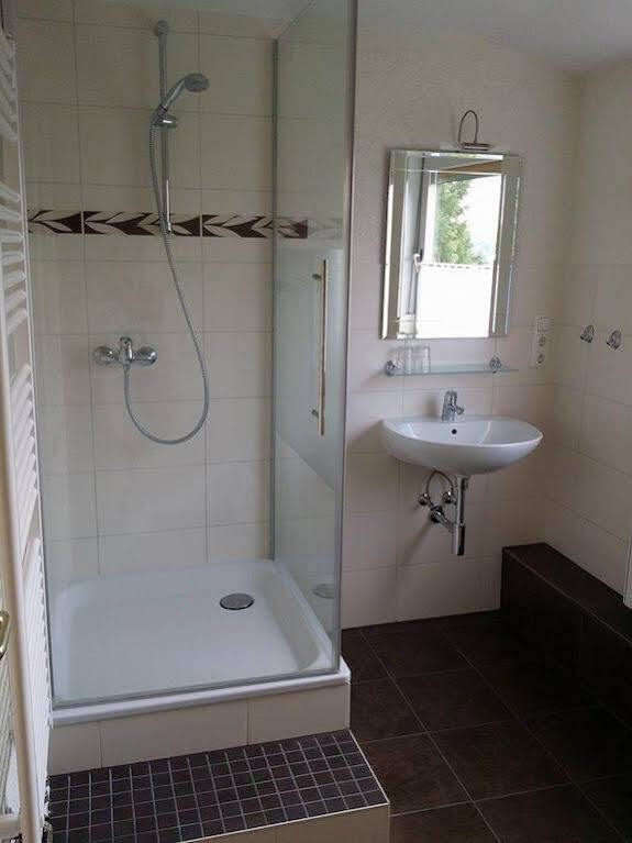 Gast- Und Pensionhaus Zur Linde Staufenberg  Экстерьер фото
